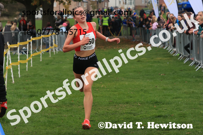 Girls Under-15s relay, 2025 Northern Cross Country Relays, Graves Park, Sheffield. Photo: David T. Hewitson/Sports for All Pics